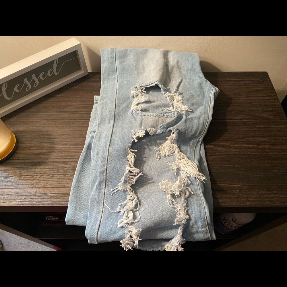 Ripped Jeans - Picture 2 of 2